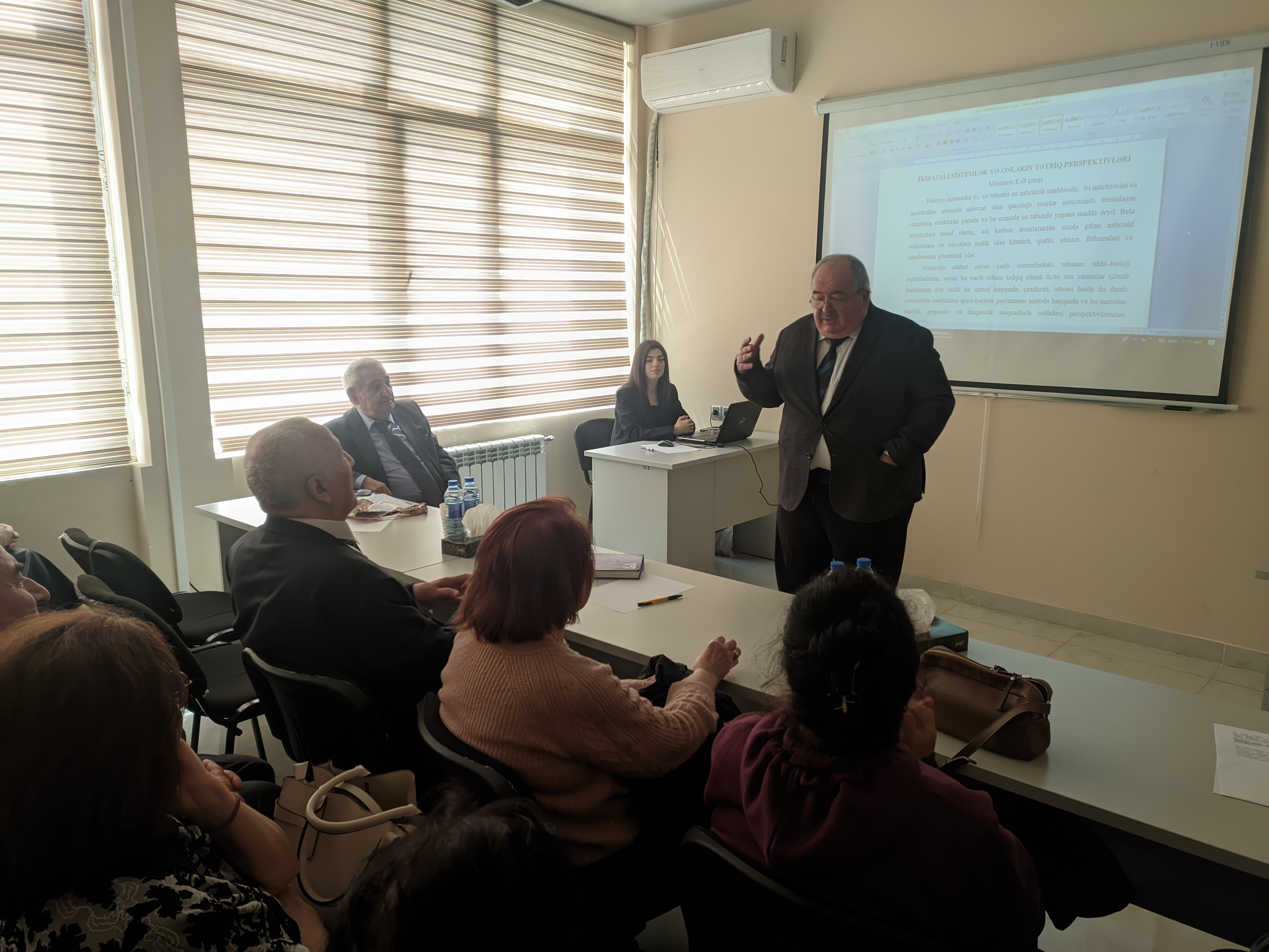 A scientific seminar on "Water-based two-phase systems and their application prospects" was held at the Institute of Biophysics