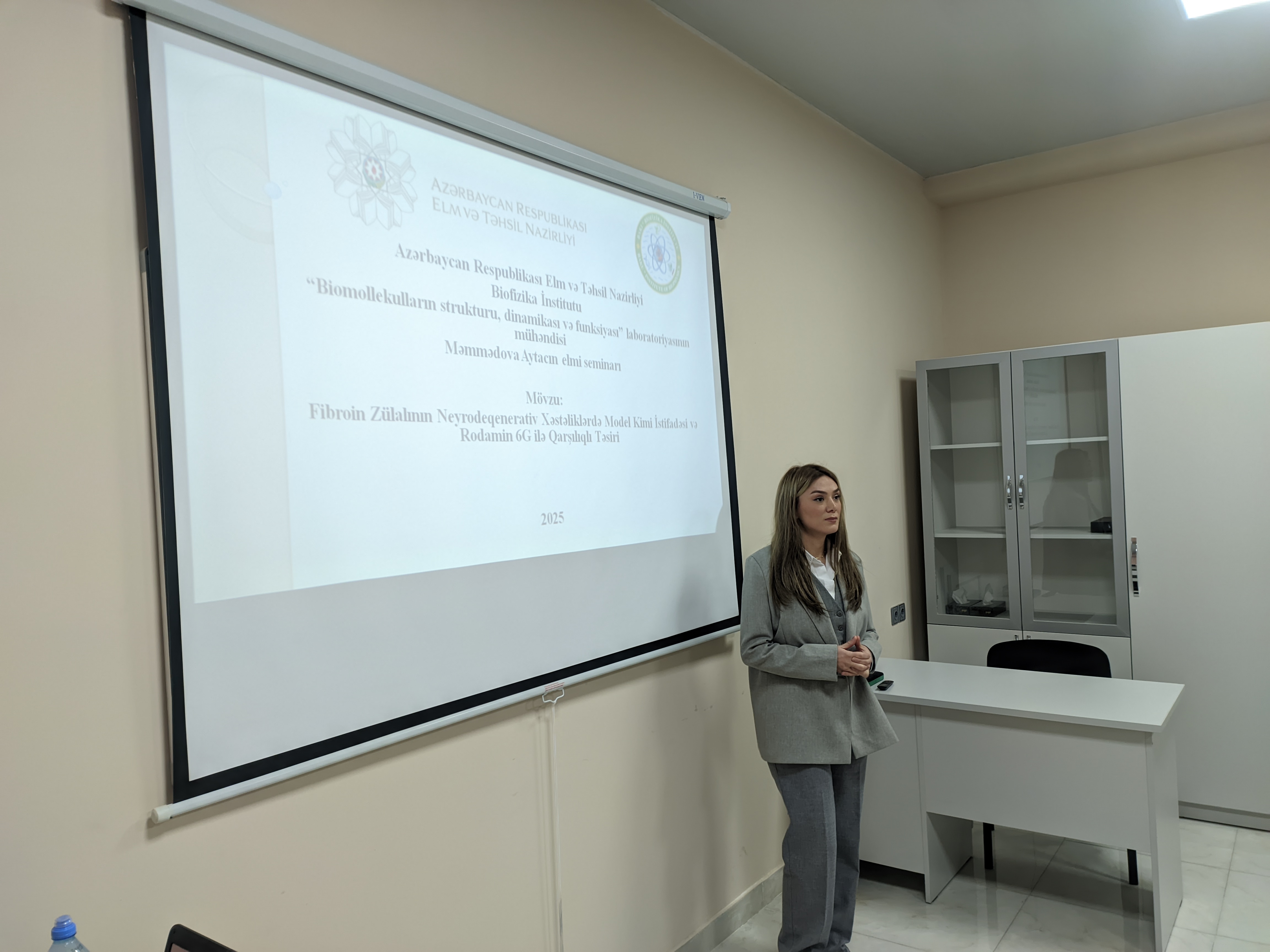 A scientific seminar on neurodegenerative disease research was held at the Institute of Biophysics
